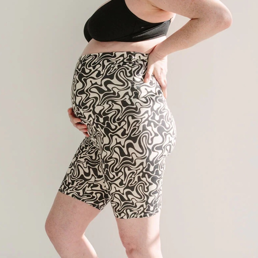 Storq maternity bike short in mellow swirl